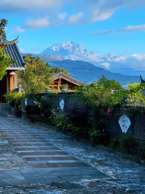 麗江青松嶺·傍山湖畔·雪山觀景園林度假庭院 半山露天溫泉附近的飯店