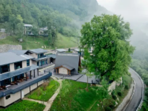 Huaying Shili Fangfei Hongyan Meicun Hotels in Huaying