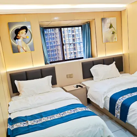 Donglu Homestay (Kunming Railway Station North Square)