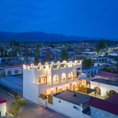 Huocheng Wilderness Light Luxury Homestay (Qingshuihe Huanghuang Village)