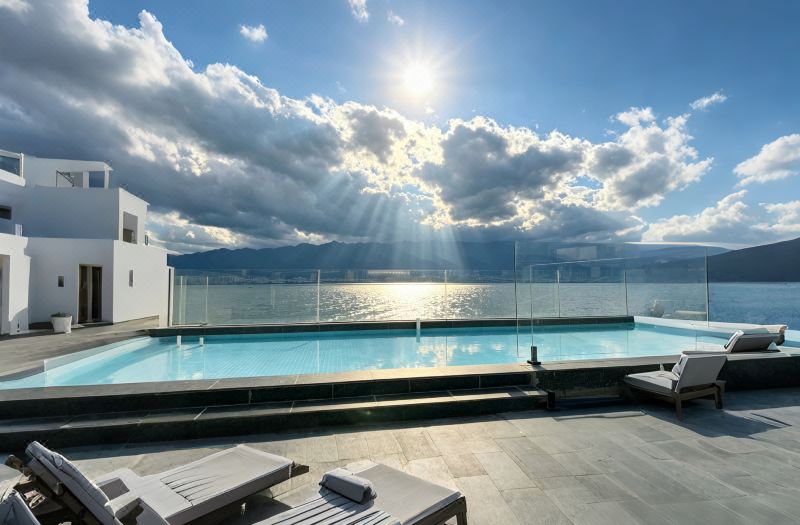 DaLi Jiuyu · Seaside and Mountain View at Dusk · Courtyard Vacation Boutique Stay (Erhai Lake) photo 2