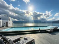 DaLi Jiuyu · Seaside and Mountain View at Dusk · Courtyard Vacation Boutique Stay (Erhai Lake) - Rooftop Pools