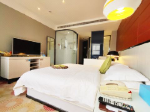 中州颐和酒店(睢县丹尼斯城市广场店) - 和悦大床房