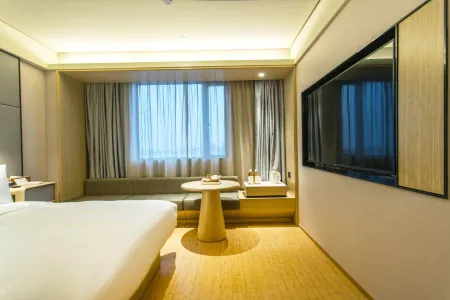 Ji Hotel (Suzhou Guanqian Street Leqiao Metro Station)