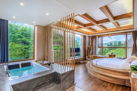 Yunxi Shang Viewing Homestay (Longji Terraces Thousand-Floor Sky Ladder Observation Deck)