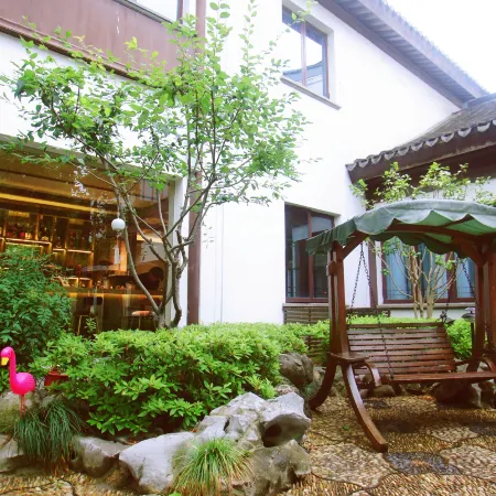 Loulan Courtyard Homestay (Suzhou Pingjiang Road Humble Administrator's Garden)