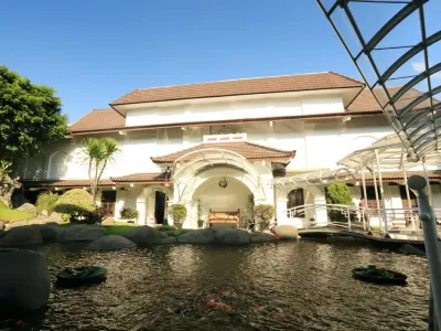Hotel Merdeka Kediri Hotels near Tirtayasa Park Kediri