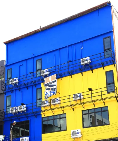 Tuk Tuk Hostel