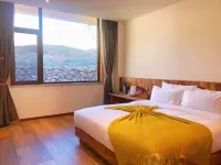 Muxin Hotspring Wellness Resort B&B Hotels in Lushi