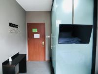 99优选酒店(北京南站洋桥店) - 高级双床房
