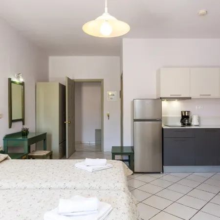 Philoxenia Apartments