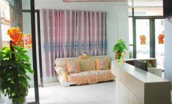 Ruyi Pavilion Inn (Guilin Elephant Trunk Hill Two Rivers and Four Lakes Scenic Area)