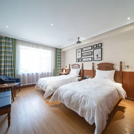 Yake Town Holiday Hotel (Dehui Branch)