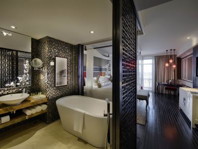 客室 ホテル ロイヤル ホイアン Mギャラリーの写真