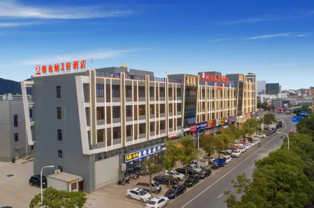 Vienna 3 Best Hotel (Taizhou Qingfeng Community) Отели рядом с достопримечательностью «Huangyan Yongning Park»