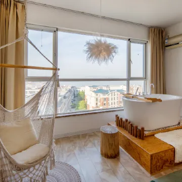 Floral Hotel·Qiyue Hotel (Qingdao Olympic Sailing Center May 4th Plaza store)