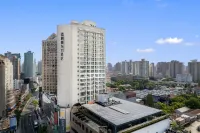 HuaYi Eastern Hotel (Shanghai Hongkou North Sichuan Road) Hotel in zona CPC Jiangsu Provincial Committee Former Site (West Gate)