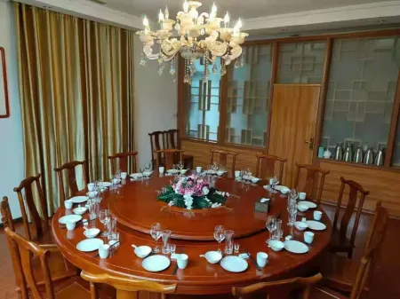 Zhouzhi Dongweisheng Hotel Отели в г. Чжоучжи