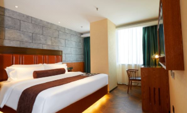 James Joyce Coffetel (Tianjin Railway Station North Square)