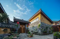 Floral Lux Hotel·Phoenix Fengqi Mountain Hotel (Laojiazhai Scenic Spot) Hotels near Shanjiang Miao Village