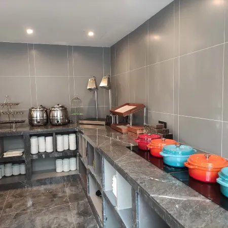 Homeinn Hotel (Xuchang Bayi Road Fat Donglai Angel City)