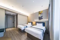 Homeinn Selected Hotel (Dandong Sino-Korean Yalu River Bridge Riverside View)