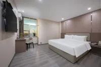 Nuocheng Boman Hotel (Zibo Linzi Plastics City Qilu Petrochemical Branch) Hotel in zona Shandong Traffic Passenger Transport Terminal (Qilu Petrochemical Shengli Hospital East)