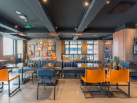 โรงแรมเอทัวร์ เอส ฉงชิ่ง เจียฟางเป่ย หงยาตง ริเวอร์วิว โรงแรมในฉงชิ่ง