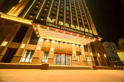 Vienna international Hotel Lanzhou West Railway St Hotel berhampiran Xinglong Commercial Building