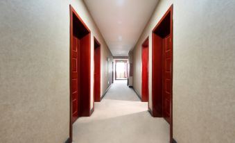 Exquisite Theme Hotel (Shizhong District) - Housity
