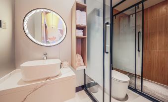 Trip.com Hotel (Jiukeshu Subway Station)