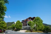 Floral Lux Hotel·Mengqi Mountain Hidden Hot Spring Holiday Villa (GUI 'an Branch) Hotel dekat Guantou Passenger Transport Terminal