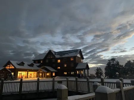 Shoufeng Bieyuan Отели рядом с достопримечательностью «Xiling Snow Mountain»