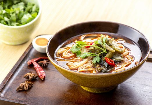 5. 홀리데이 인 익..