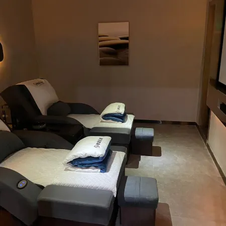GreenTree Slow Trip Grand Hotel (Bayi Square First Affiliated Hospital)