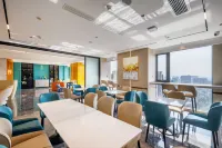 締希爾高空湯池酒店（樂山高鐵站萬達廣場店）