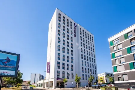 Premier Inn Koln City Sud Отели рядом с достопримечательностью «Melaten-Friedhof»