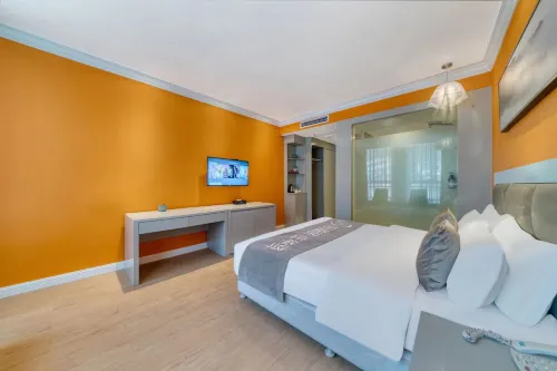 Home Inn Huaxuan Hotel