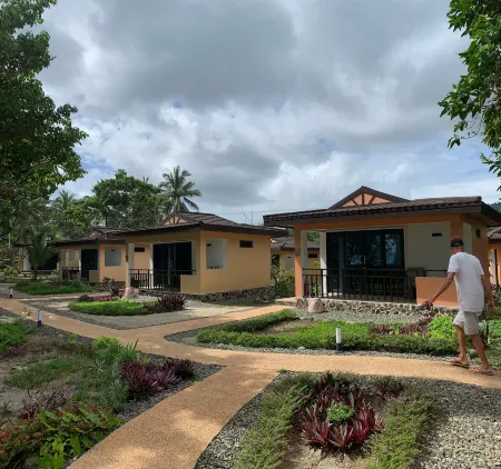 Dianao Beach Club and Resort Отели рядом с достопримечательностью «Dianao Beach»