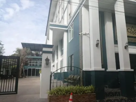 RoomQuest Prachin Buri Rojana