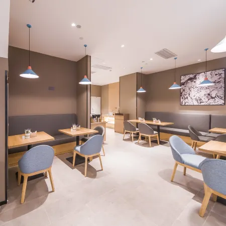 Homeinn · neo (Wuhan Hankou Railway Station) Отели рядом с достопримечательностью «Вокзал Ханькоу»