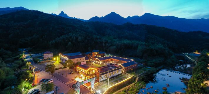 Spring Breeze Cabin Hotel Hotels in Qingyang