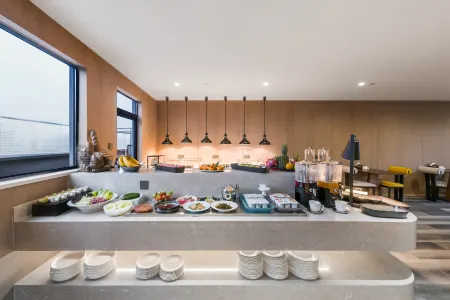 Suisse Place Caohejing Shanghai Отели рядом с достопримечательностью «Huadongligong University (xuhuixiaoqu)»