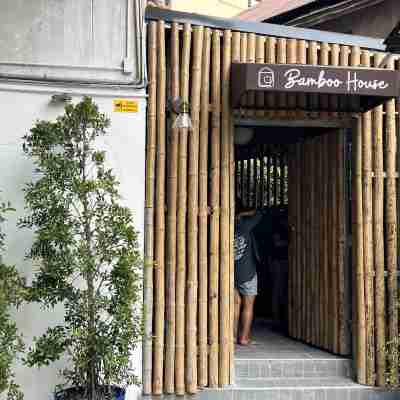 Private Full-Floor Spacious 5 Bedrooms in China Town Hotel Exterior