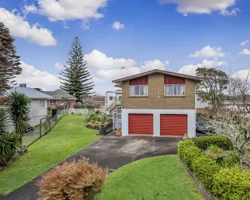 Waterfront Villa Near Ikea and Sylvia Park Hotels near Howick
