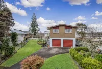 Large House. Convenient Location. Hotels near NZH NATURAL PRODUCTS(东区店)