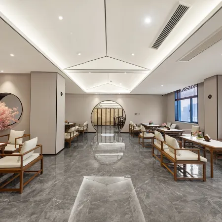 Moshang Qingya Hotel (Shenqiu High-speed Railway Station Xintian 360 Shopping Plaza Branch)