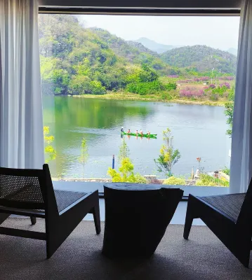 Leisure Courtyard Lake View Homestay
