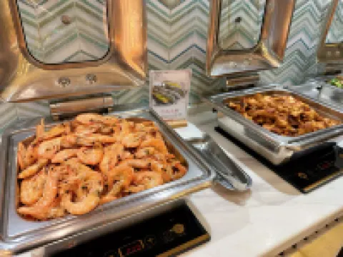 青島五四廣場第三海水浴場亞朵S酒店