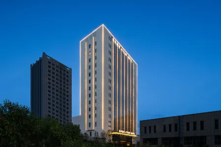 Atour Hotel Urumqi High Speed Railway Station Little Green Valley Park Отели рядом с достопримечательностью «Xinjiang University of Engineering (Tianjin Road Campus)»